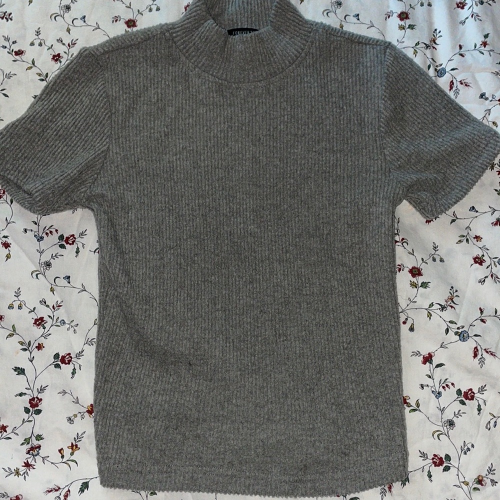 Grey turtleneck sweater short sleeve